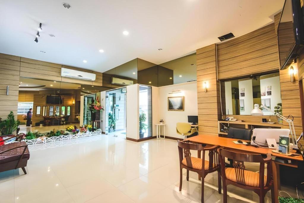 New Suanmali Hotel Bangkok Luaran gambar